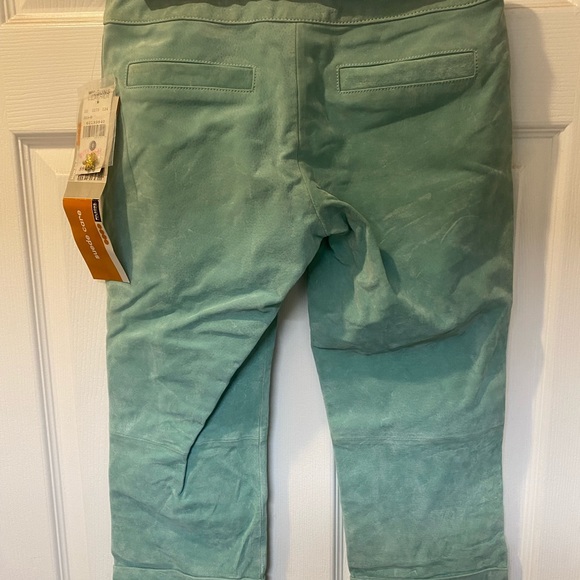 Retro Wilson’s turquoise suede jacket (L) and matching capris (sizes 0 or 10). - Picture 7 of 12